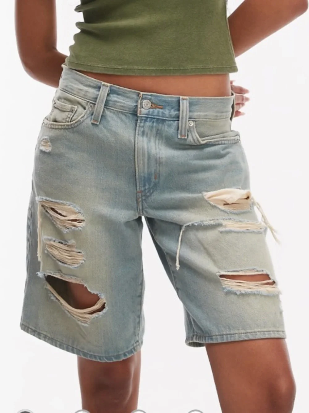 🌻NEW w/tag Levi's Middy Jorts Light Blue Ripped Distressed Denim Bermuda